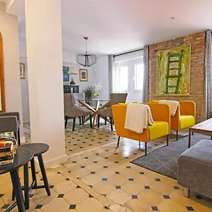 https://luxuryhistoric-buildingold-town5-pax.hotelsinnerja.org